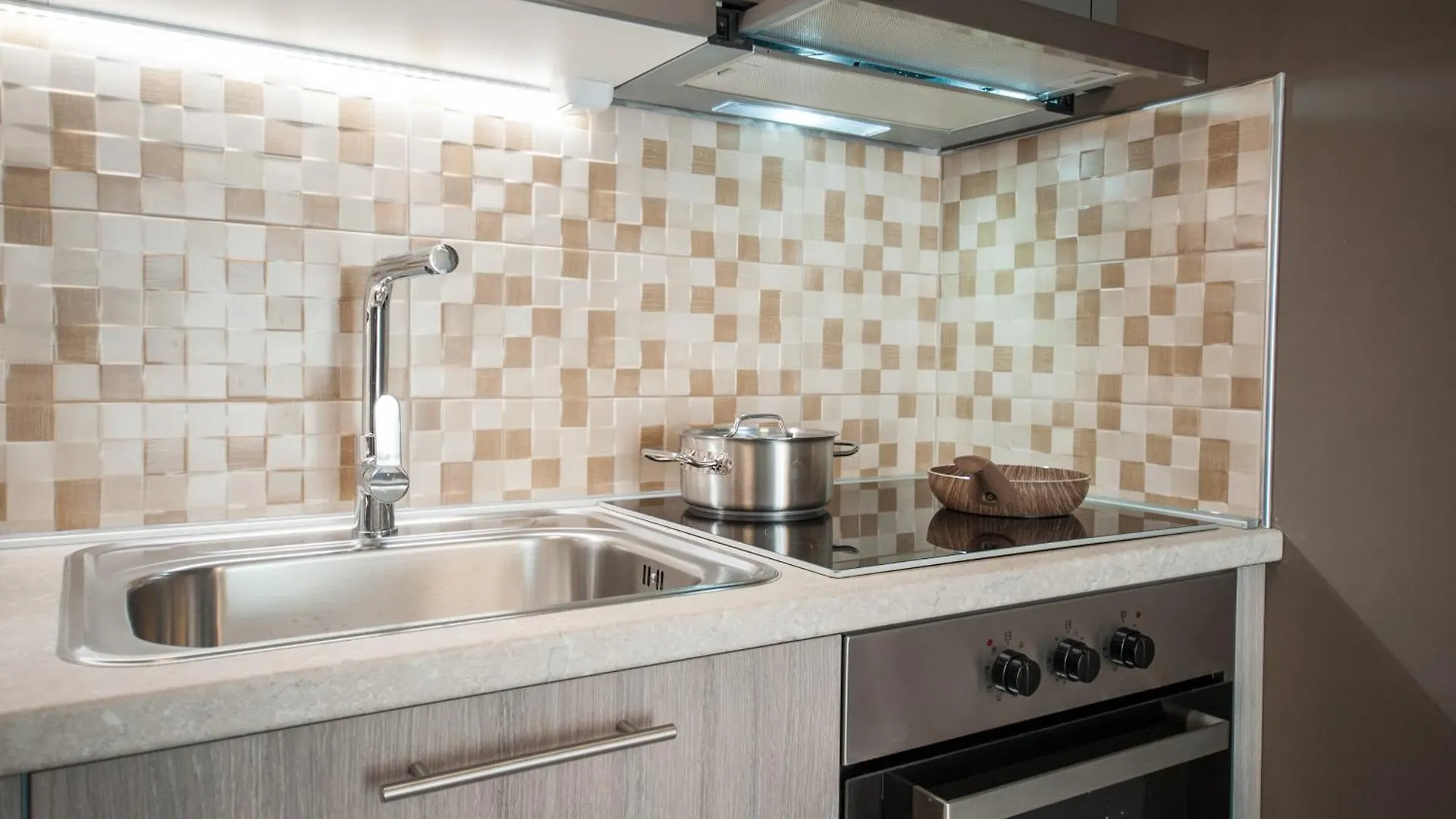 מלון דירות Peraía Niki'S Apartments